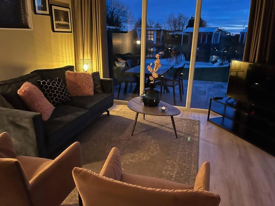 Luxus Chalet Waterfront Lathum Экстерьер фото