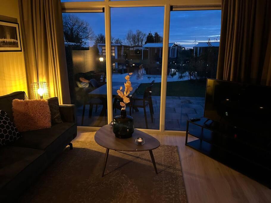 Luxus Chalet Waterfront Lathum Экстерьер фото